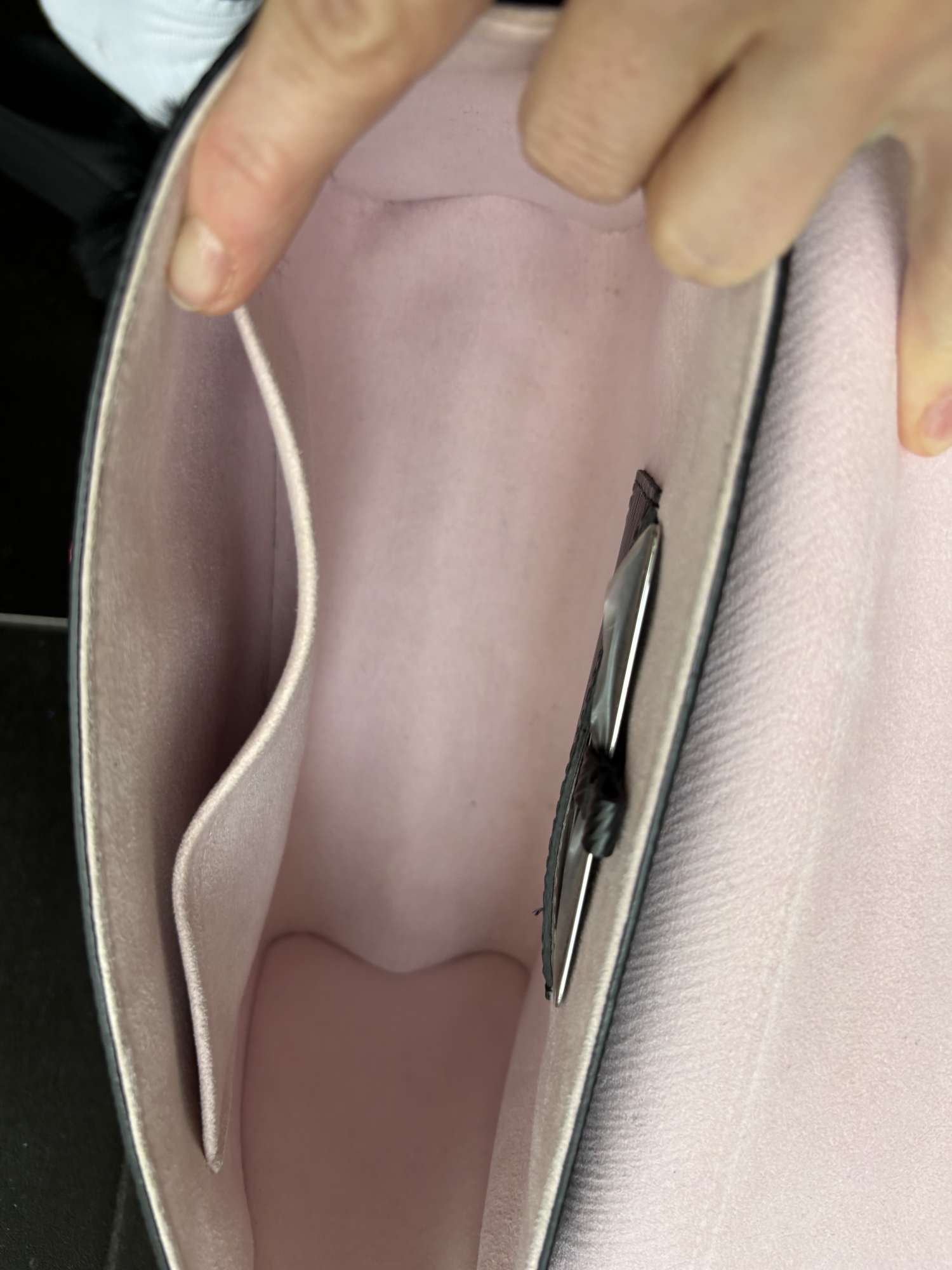 Louis Vuitton Twist Epi MM