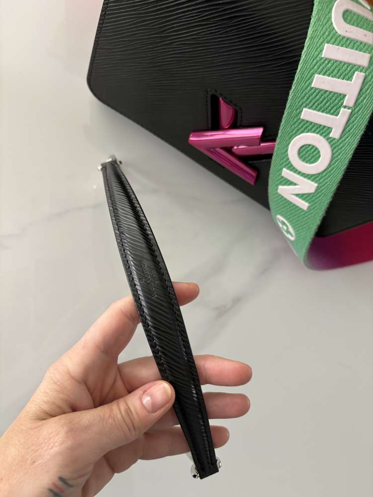 Louis Vuitton Twist Epi MM