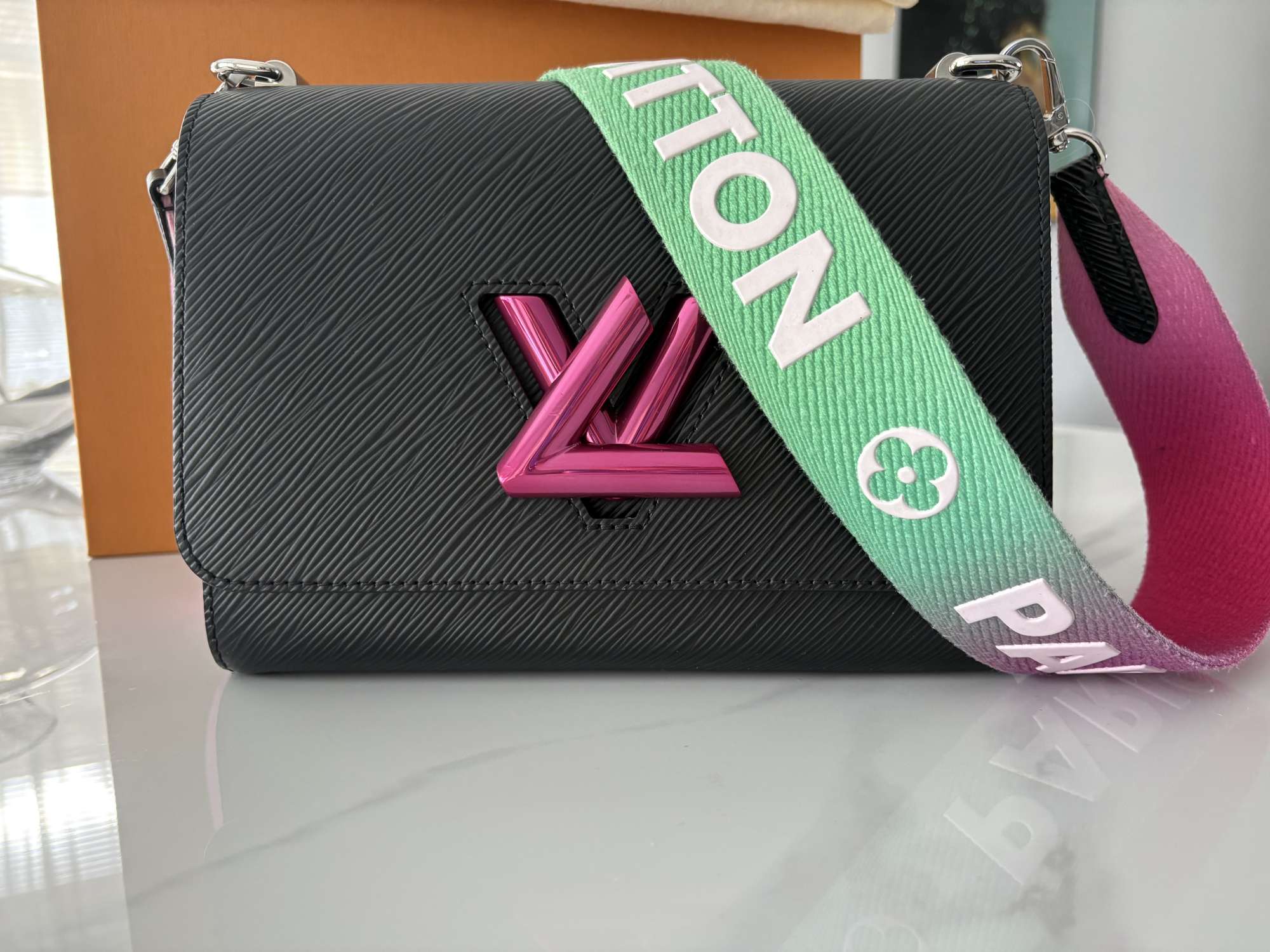 Louis Vuitton Twist Epi MM