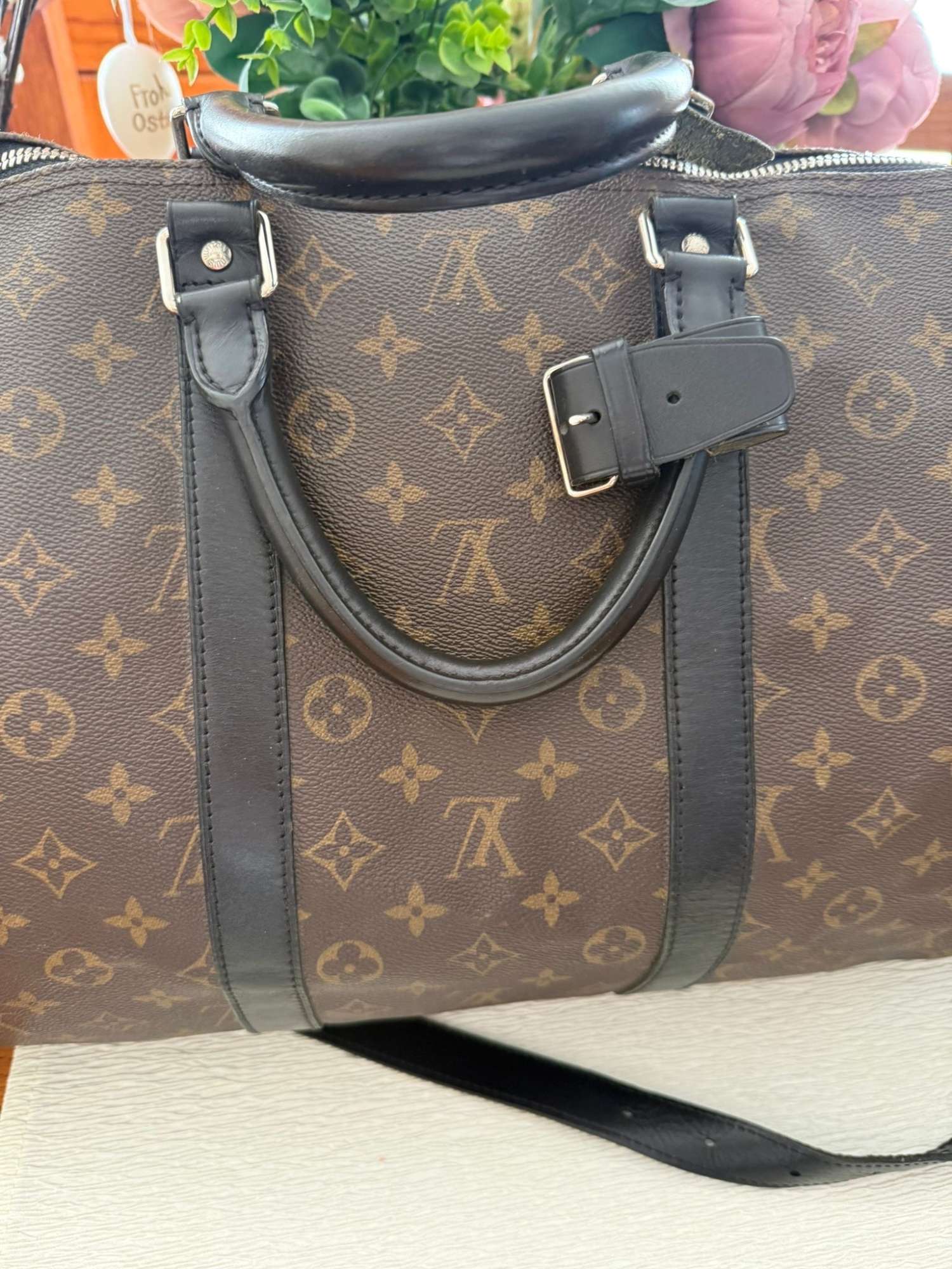 Louis Vuitton keepal