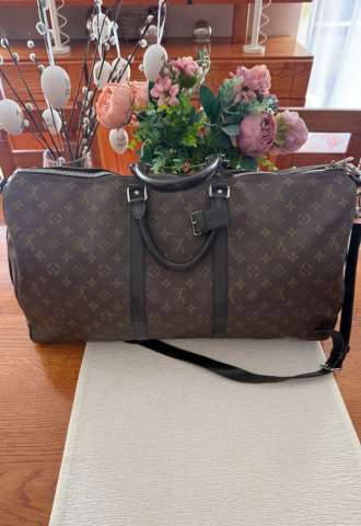 https://vipluxury.sk/Louis Vuitton keepal