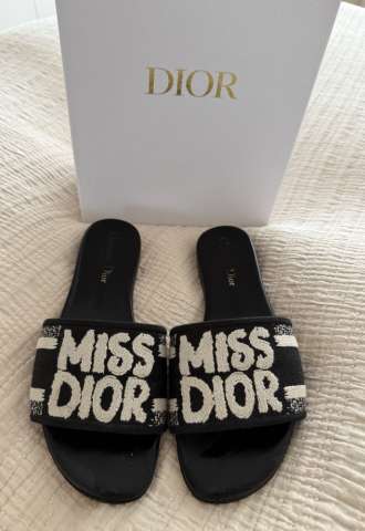 https://vipluxury.sk/Pantofle Miss Dior