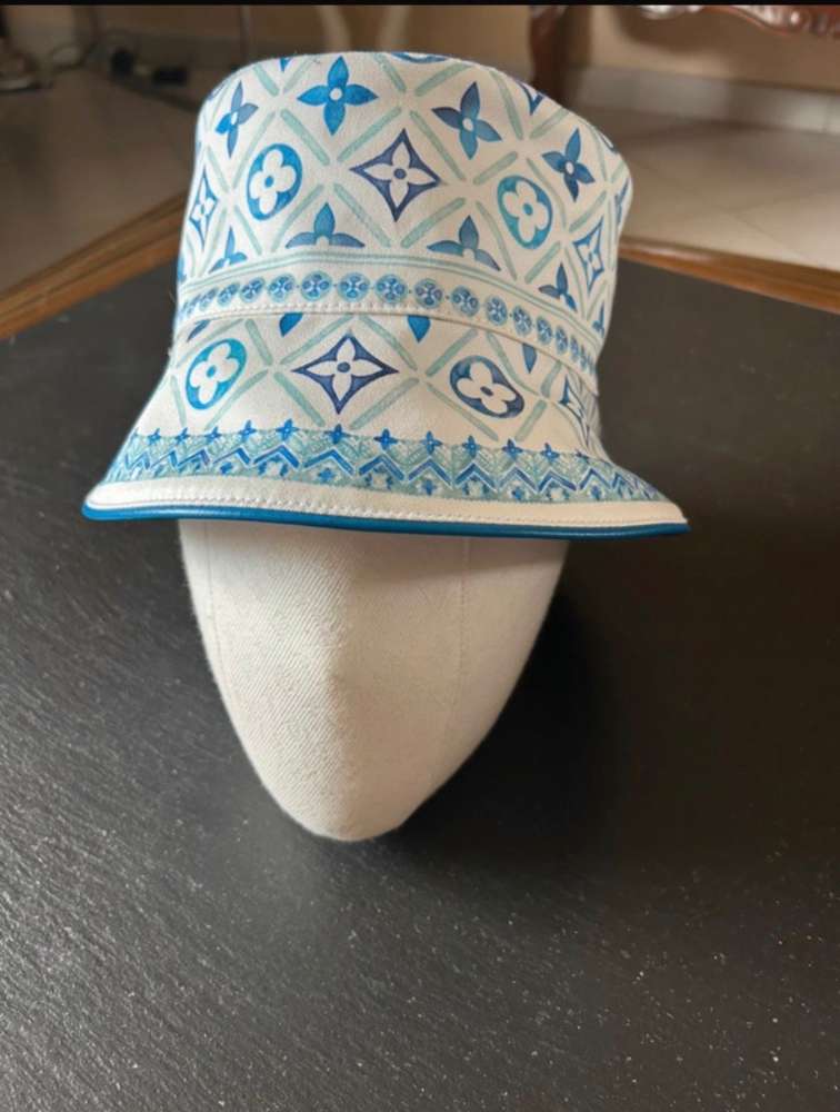 Louis Vuitton klobúk