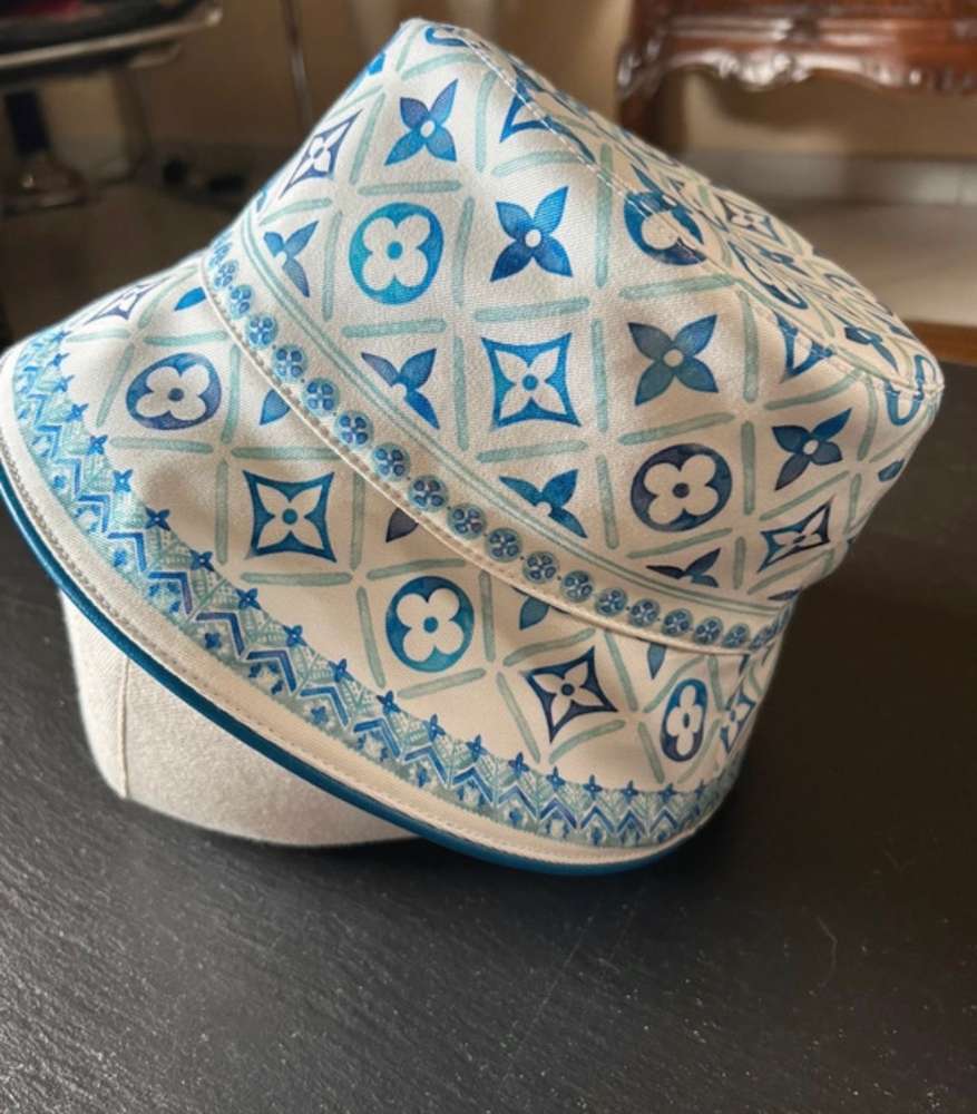 Louis Vuitton klobúk
