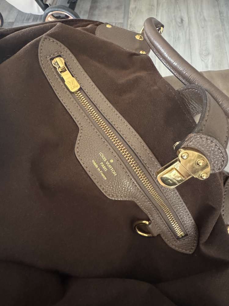 Louis Vuitton Mahina L