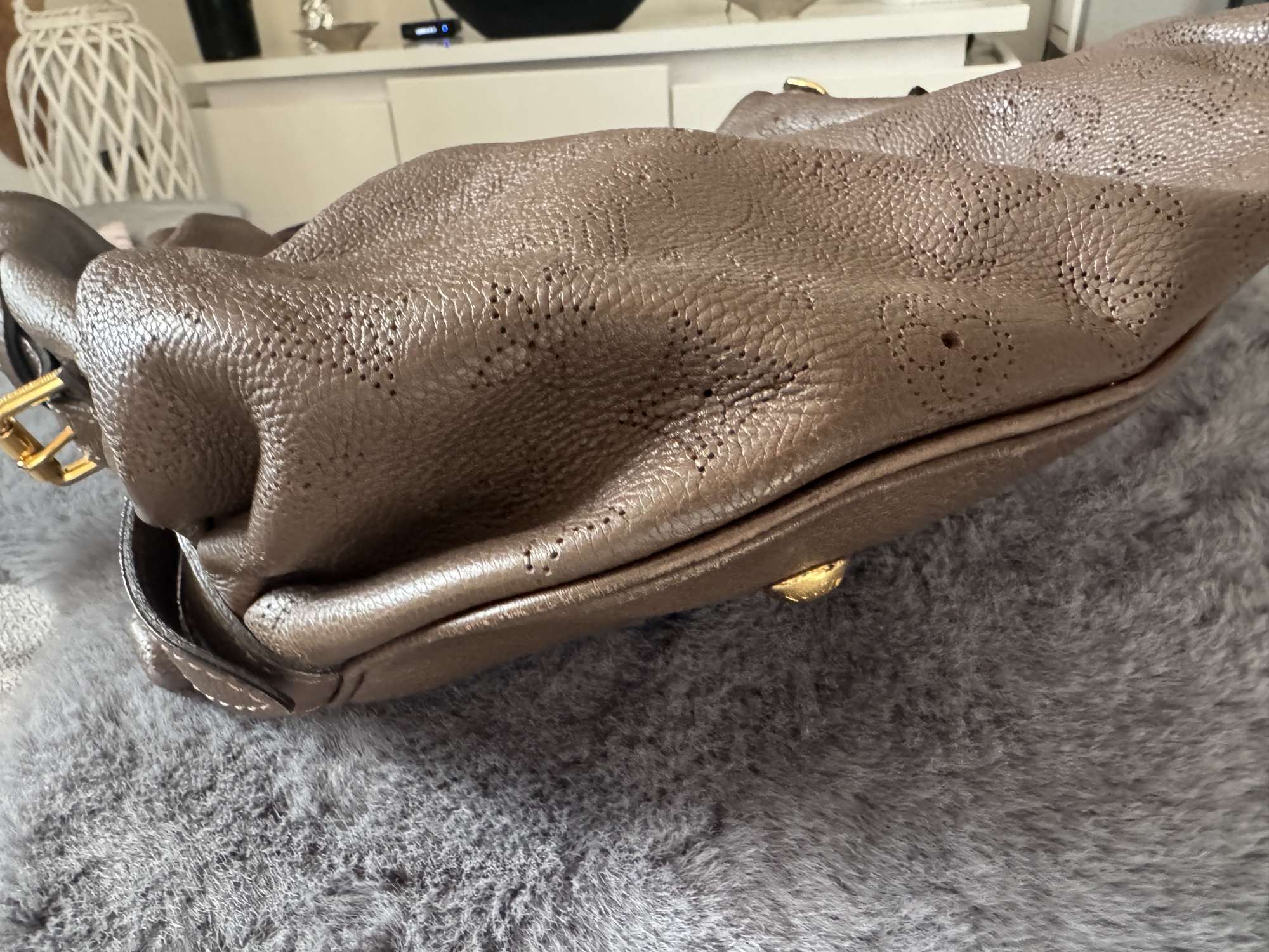 Louis Vuitton Mahina L