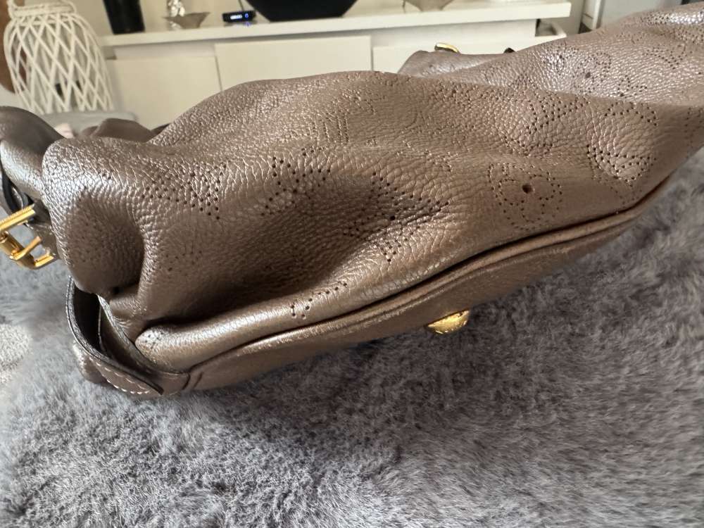 Louis Vuitton Mahina L