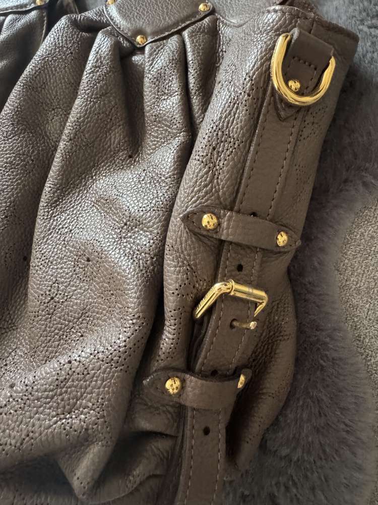 Louis Vuitton Mahina L