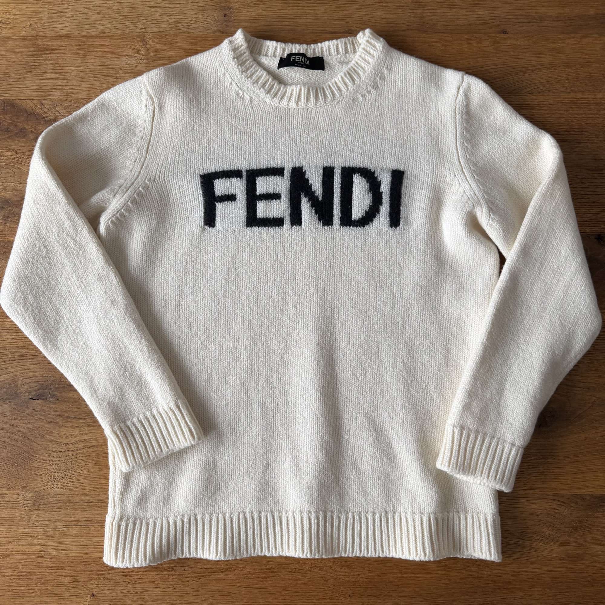 Fendi pánsky sveter