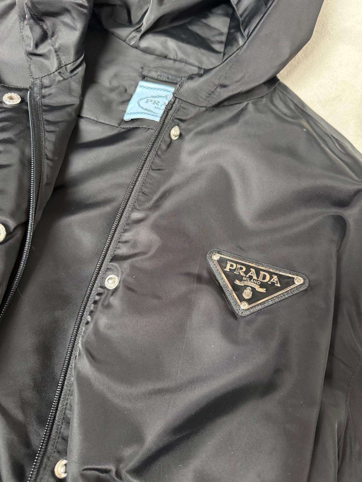 Prada nenosena prechodná Bunda s