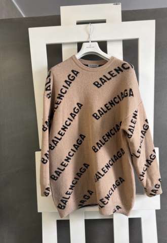https://vipluxury.sk/Balenciaga sveter