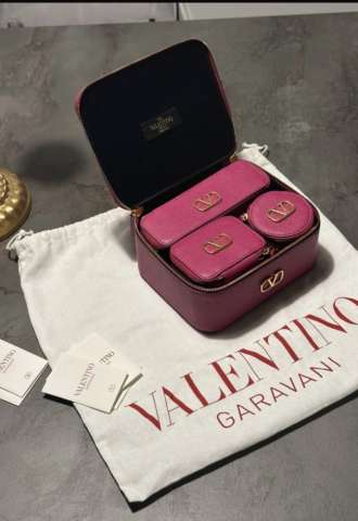 https://vipluxury.sk/VALENTINO kozmetické taštičky