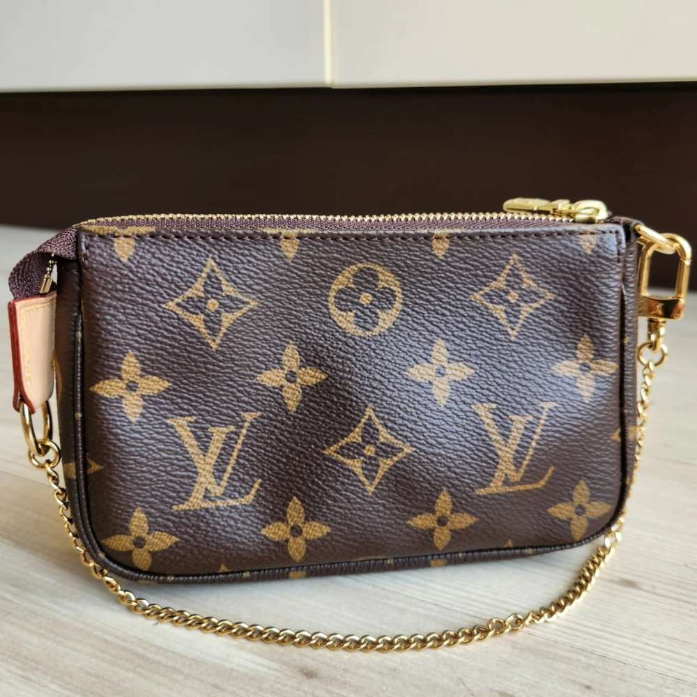 Louis Vuitton Mini Pochette