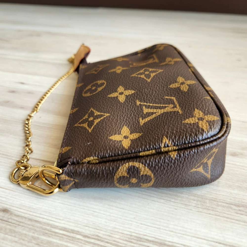 Louis Vuitton Mini Pochette
