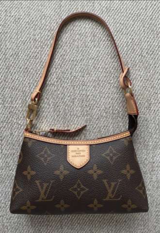 https://vipluxury.sk/Louis Vuitton kabelka