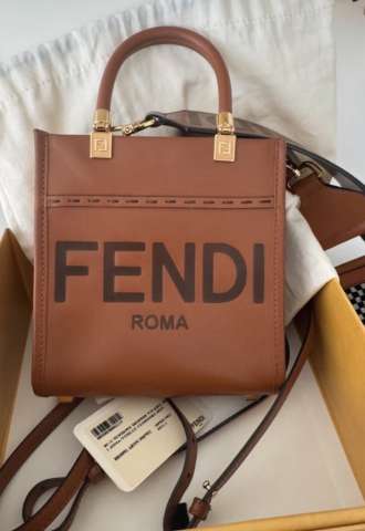 https://vipluxury.sk/Fendi kabelka