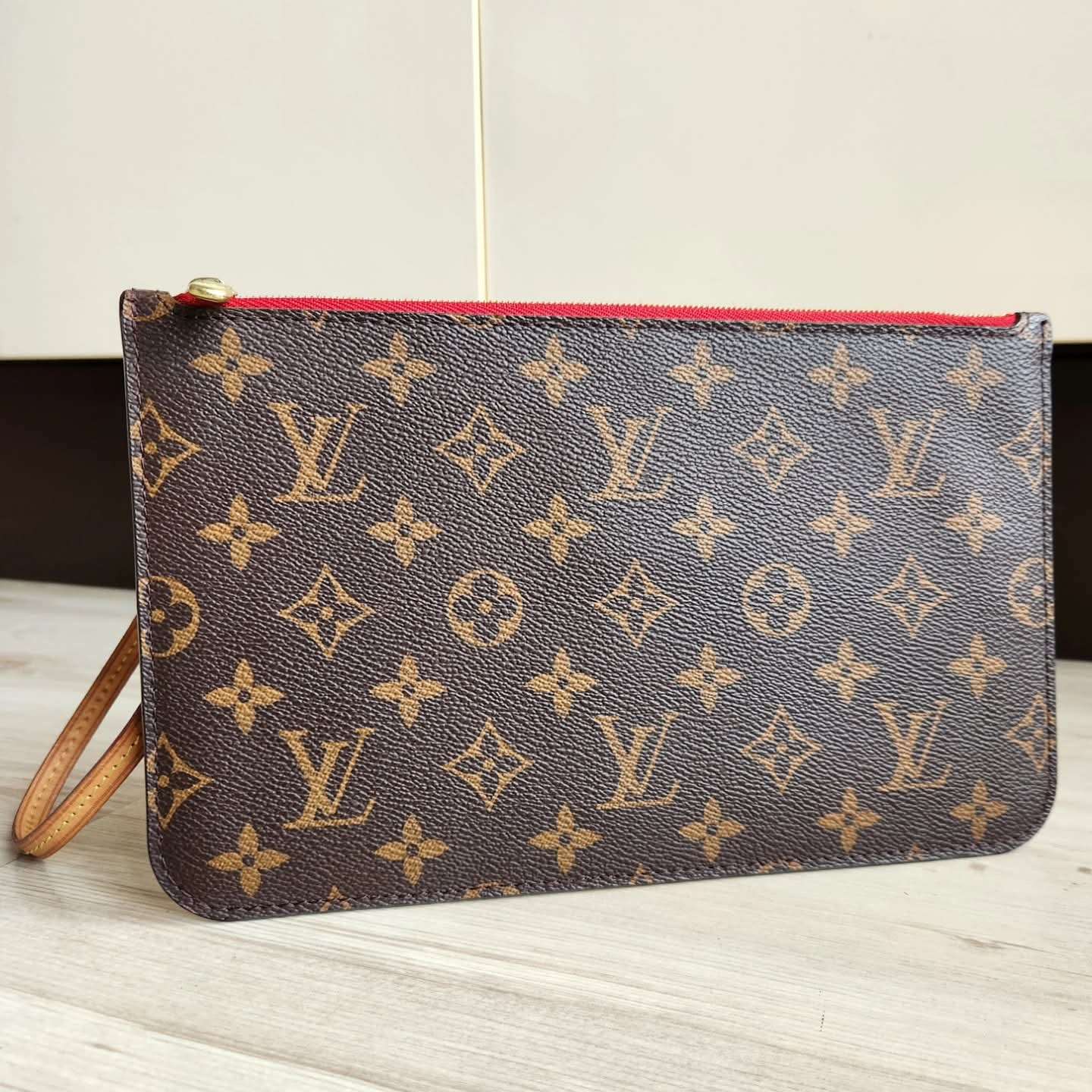 Louis Vuitton Pochette