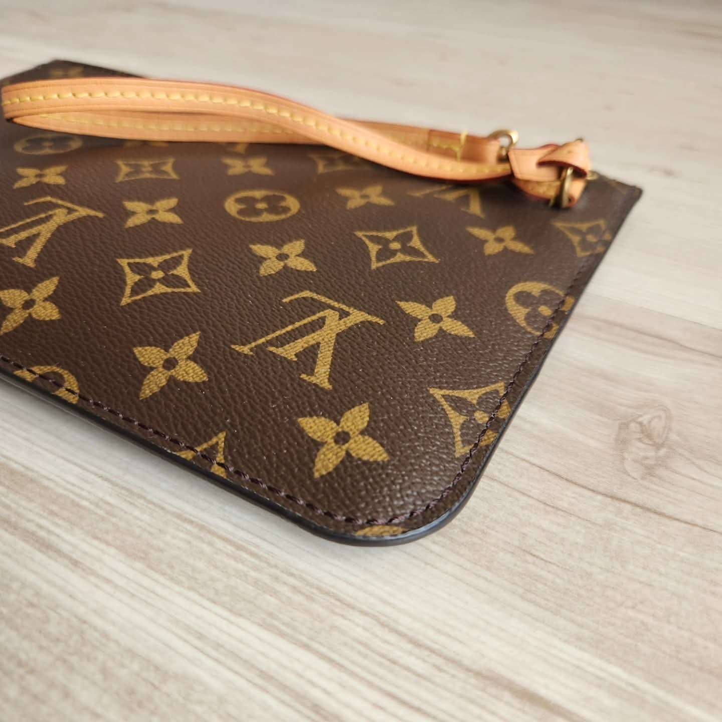 Louis Vuitton Pochette