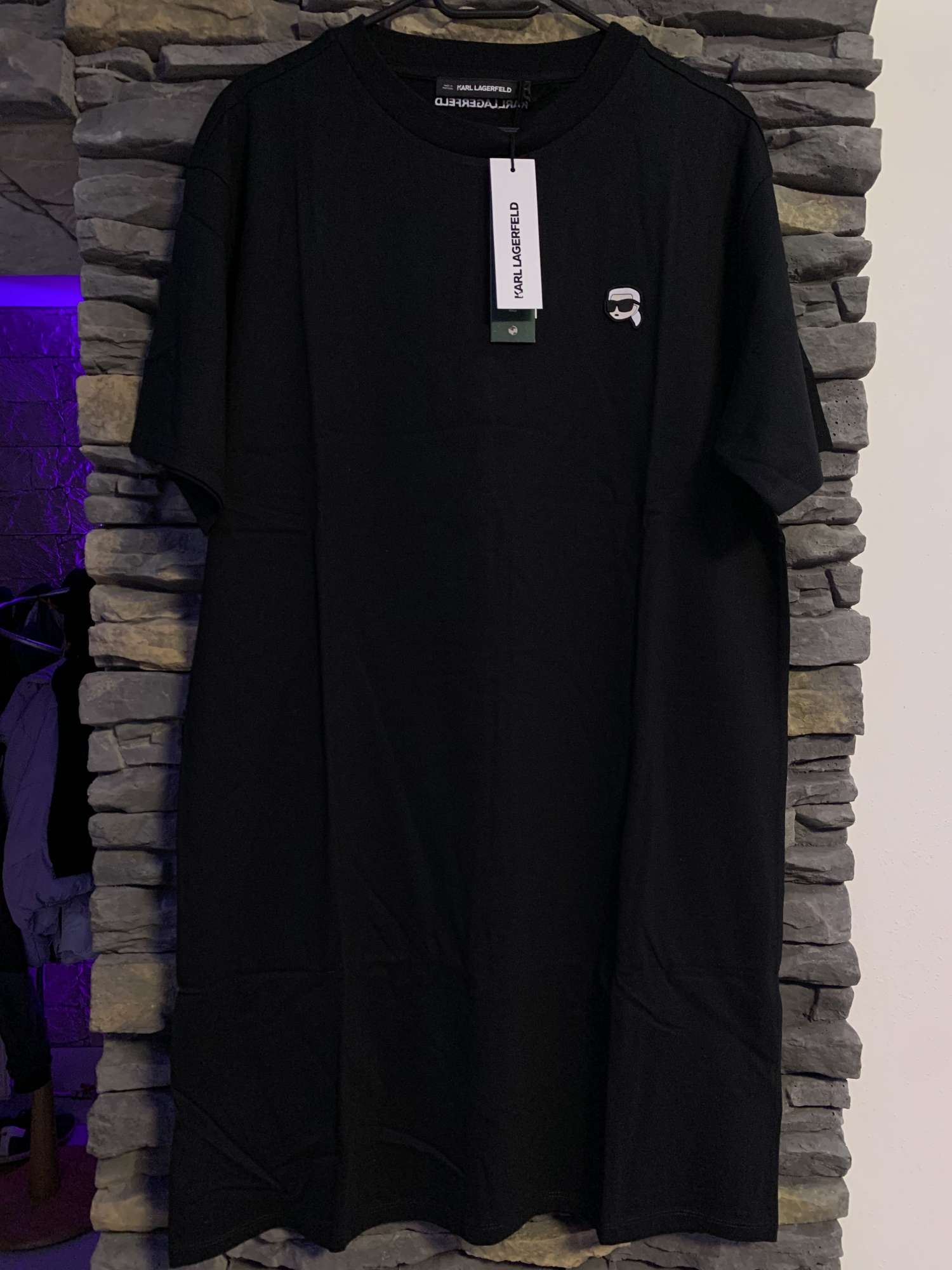 Karl Lagerfeld šaty