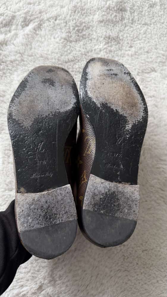 LOUIS VUITTON Plátené mokasíny s monogramovým vzorom, veľkosť 7/37,5