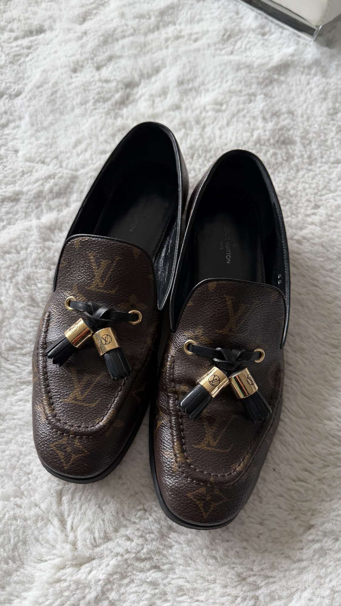 LOUIS VUITTON Plátené mokasíny s monogramovým vzorom, veľkosť 7/37,5