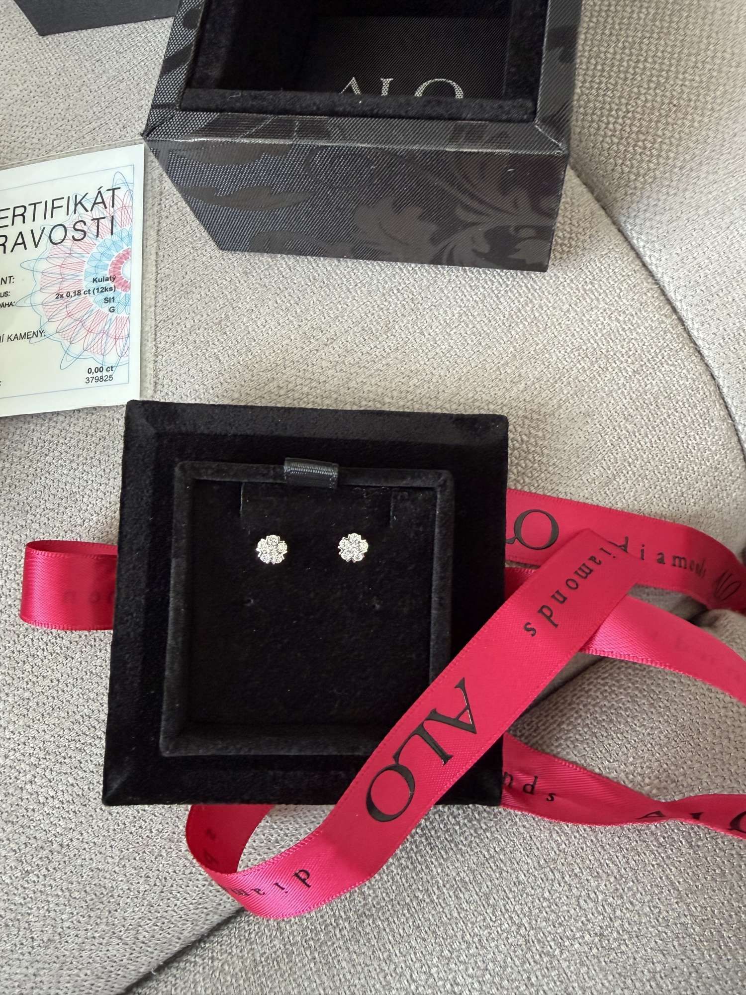 Alo diamonds nausnice