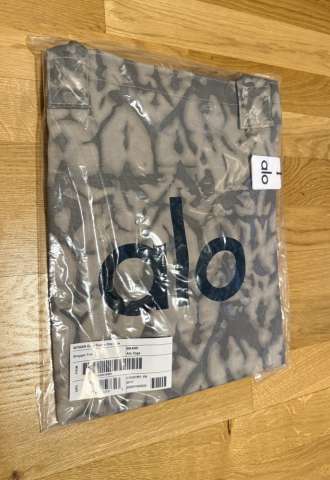 https://vipluxury.sk/Alo Yoga taška / shopper
