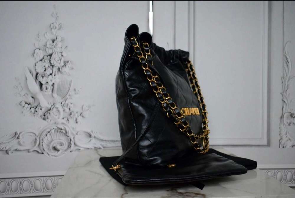 Chanel kabelka 22