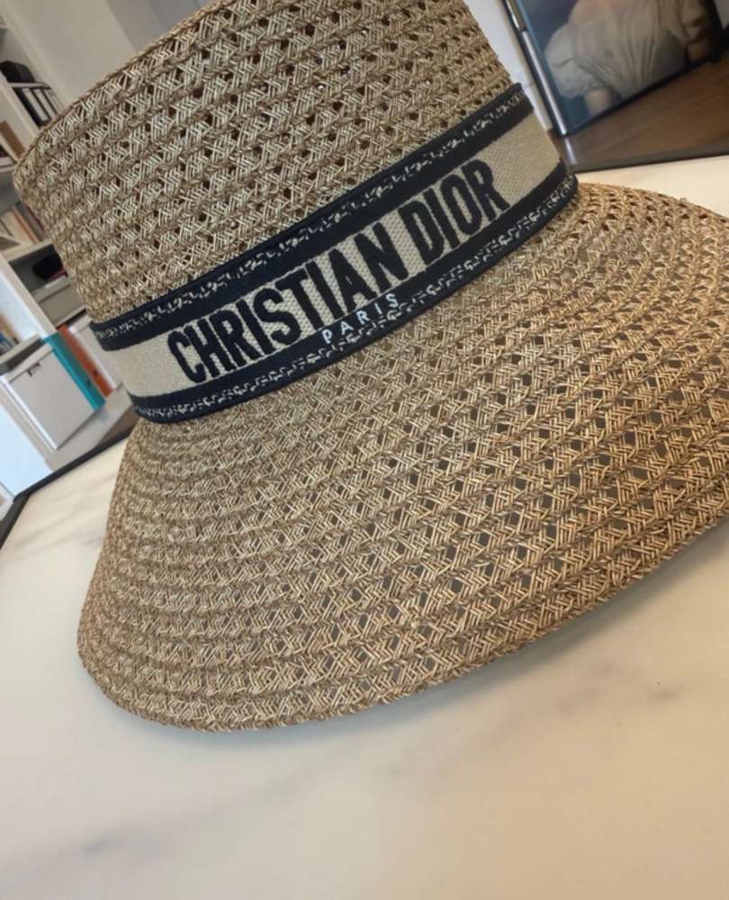 Dior klobúk