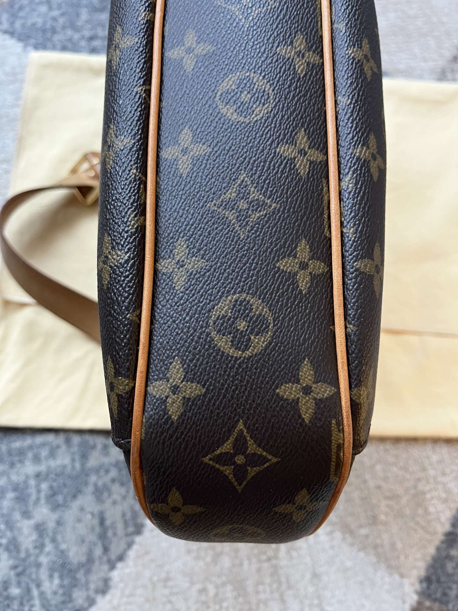 Kabelka Thames GM Louis Vuitton