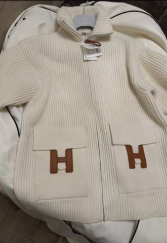 https://vipluxury.sk/Hermes sveter