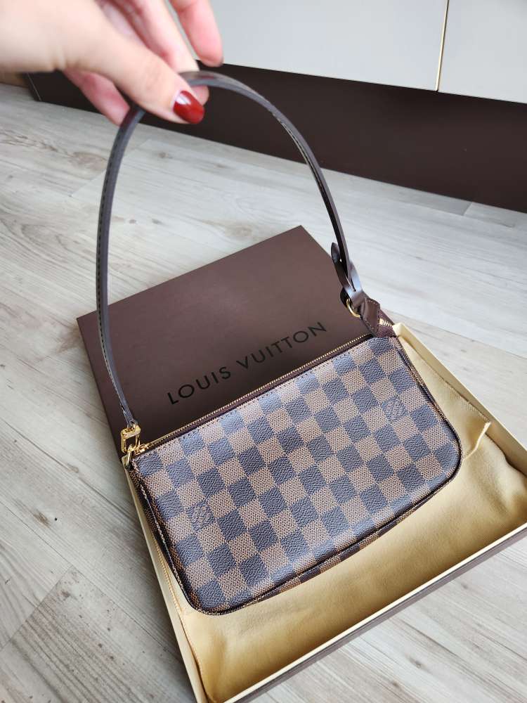 Louis Vuitton Pochette Accessoires NM
