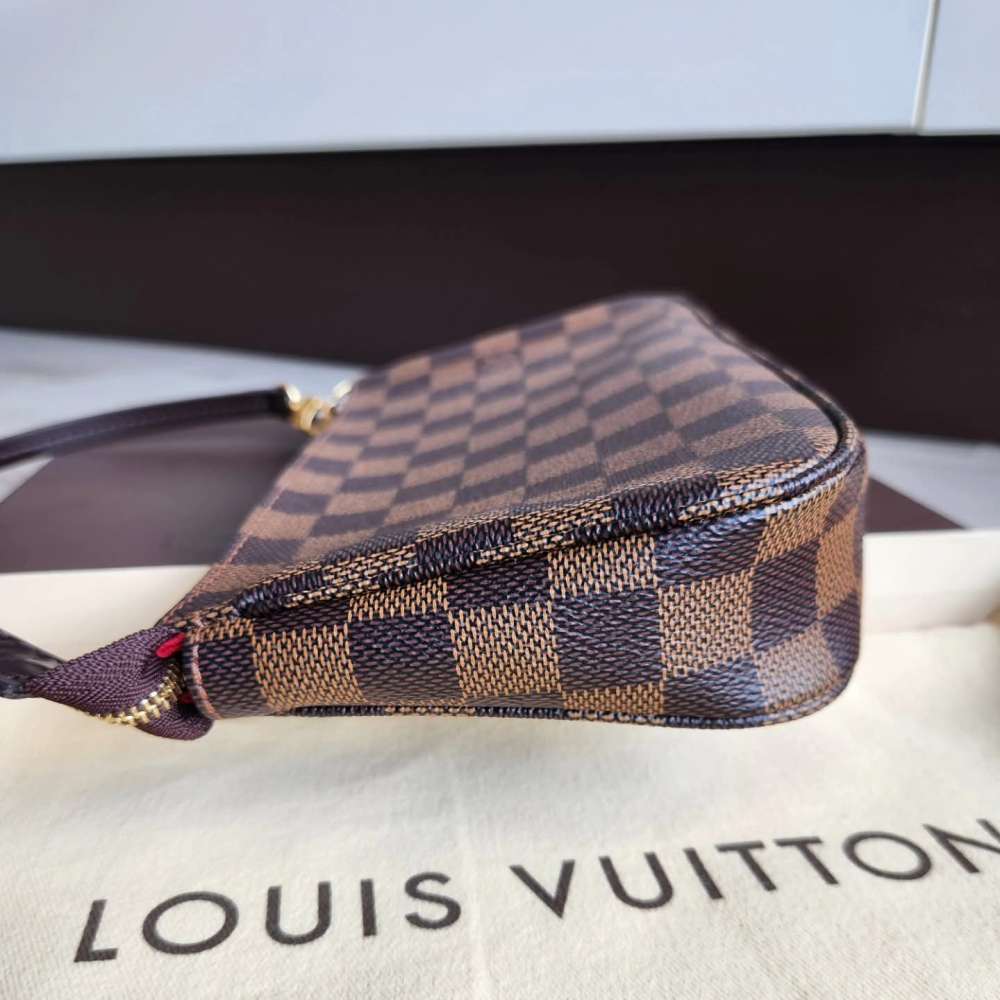 Louis Vuitton Pochette Accessoires NM