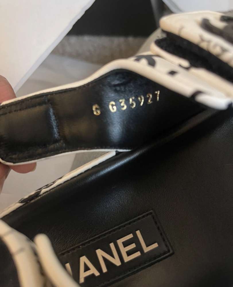 Chanel sandalky