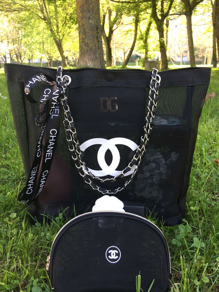 CHANEL BEAUTY KABELKA S POCHETKOU