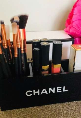 https://vipluxury.sk/CHANEL BEAUTY DRŽIAK