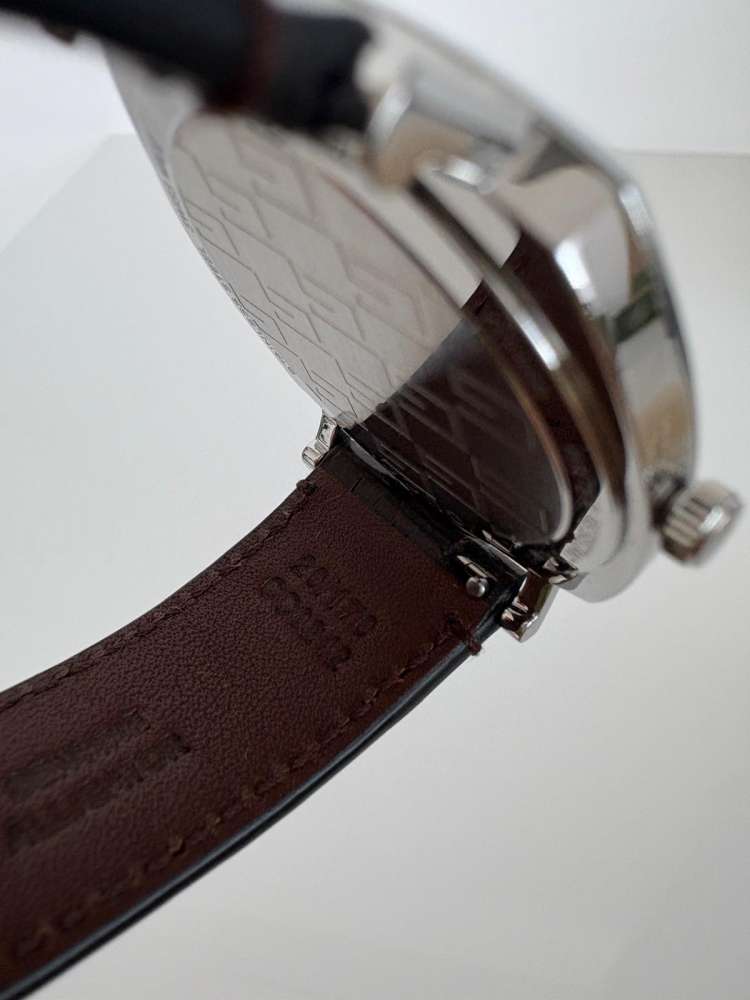 Gucci Grip – 38mm Oceľ / Hnedý Aligátor