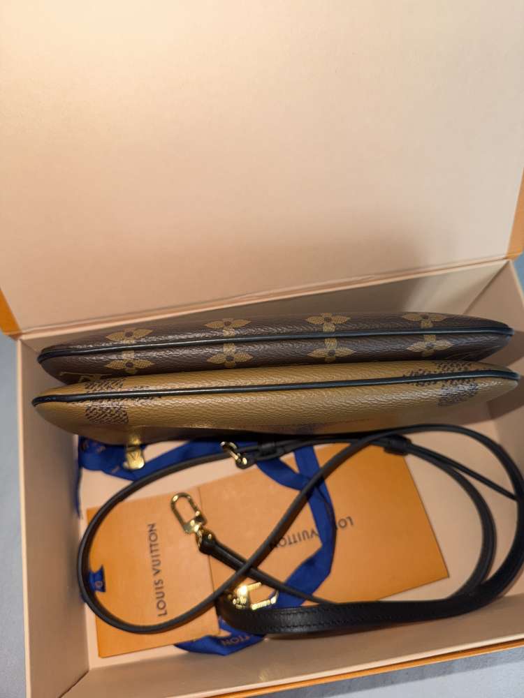 Lv pochette double zip