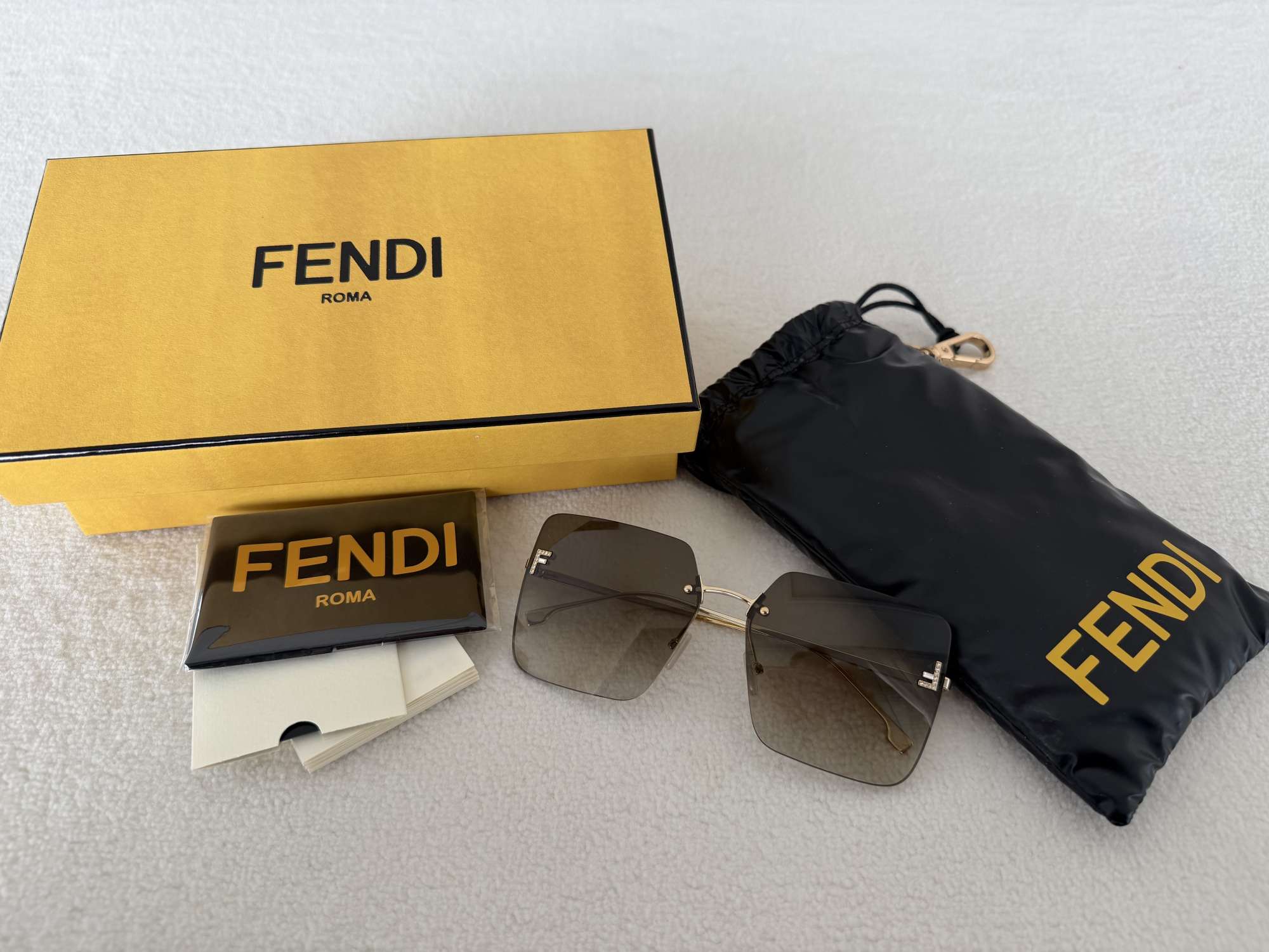 FENDI slnečné okuliare