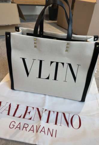 https://vipluxury.sk/VALENTINO shopperka