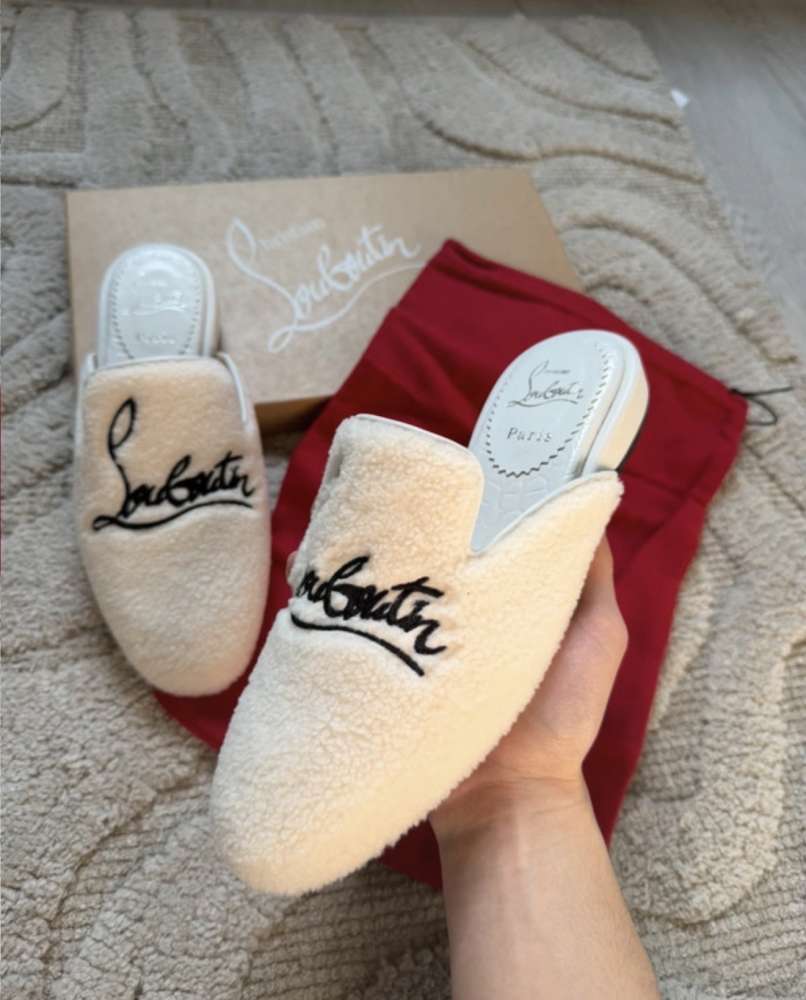 Christian Louboutin šľapky