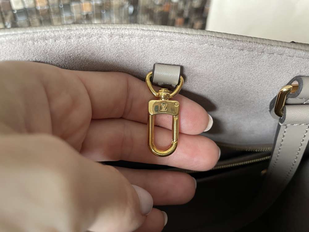 Louis Vuitton OnTheGo MM leather