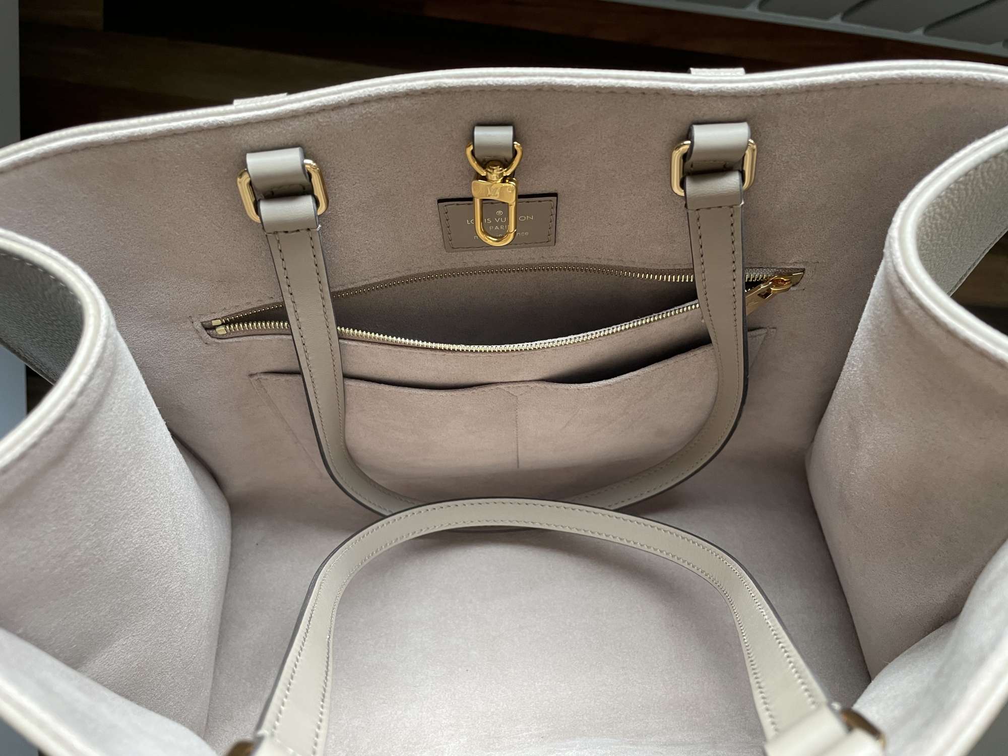 Louis Vuitton OnTheGo MM leather