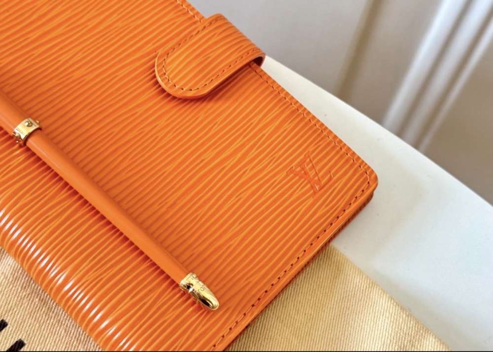 Louis Vuitton agenda a kľúčenka