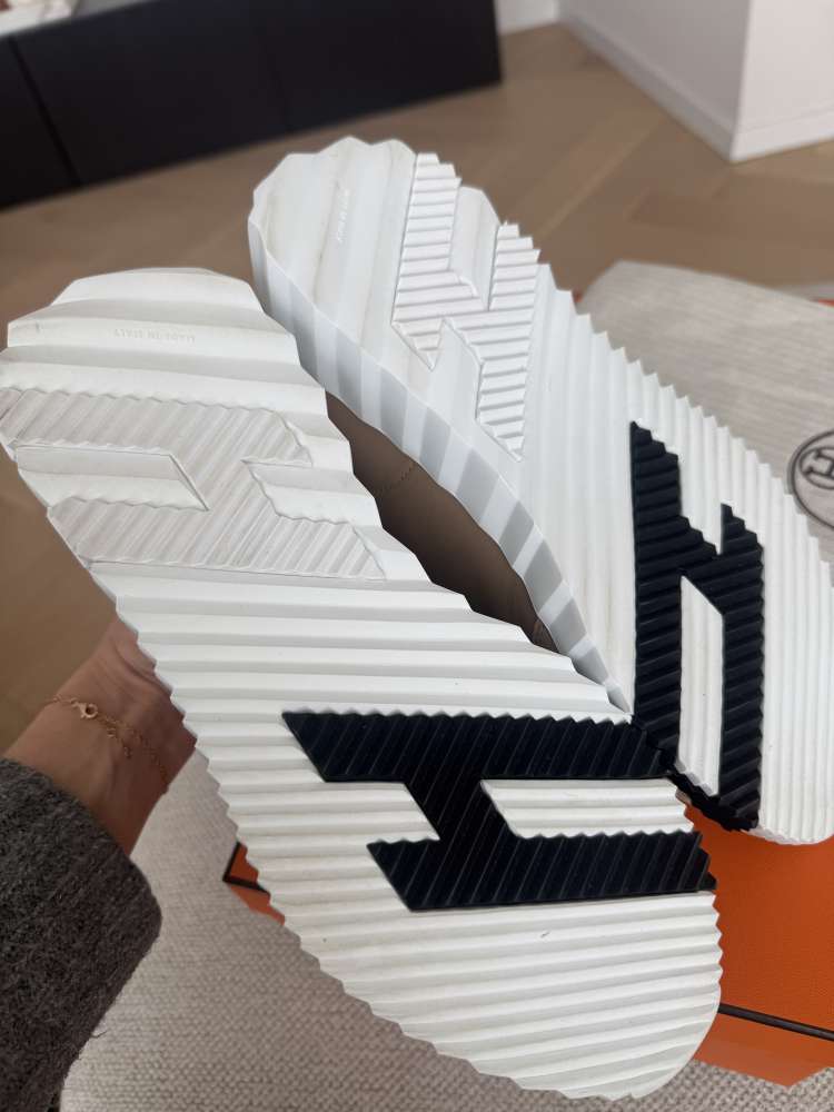 Hermes bouncing sneakers