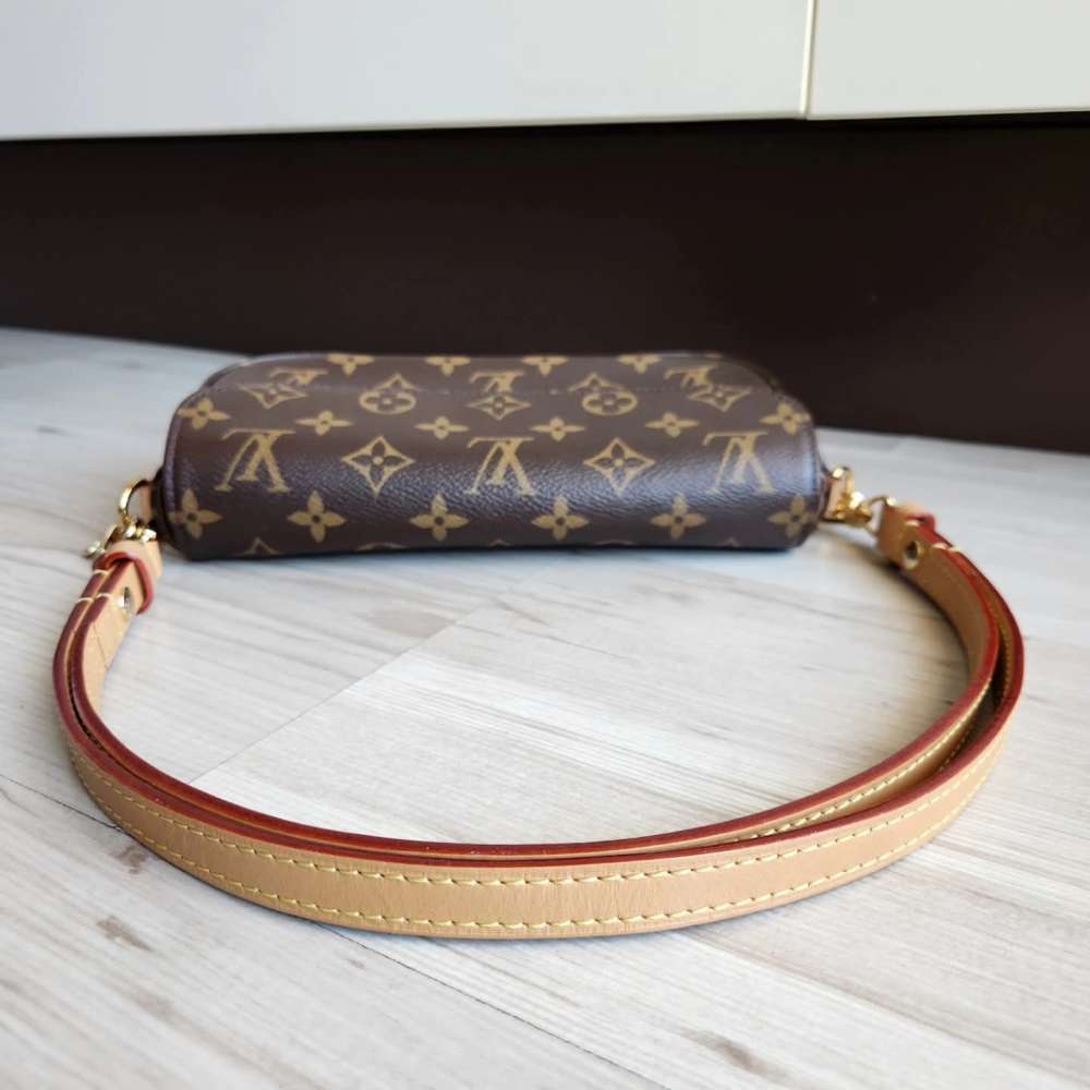 Louis Vuitton Ivy