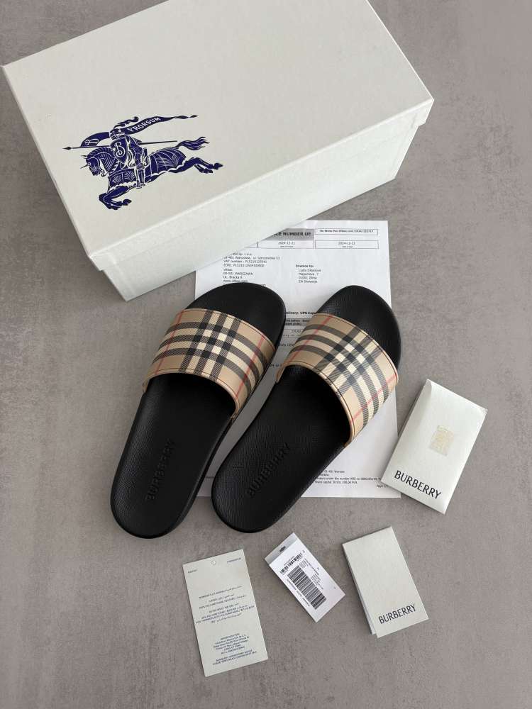 Burberry Furley slide sandals, pc 350€