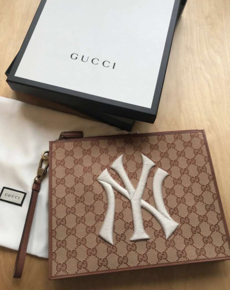 Gucci clutch