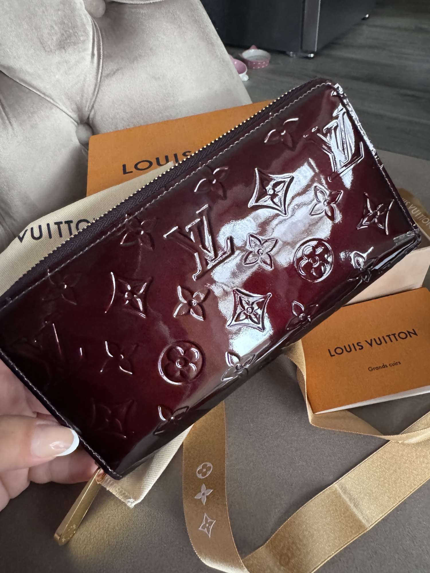 Louis Vuitton Zippy Wallet