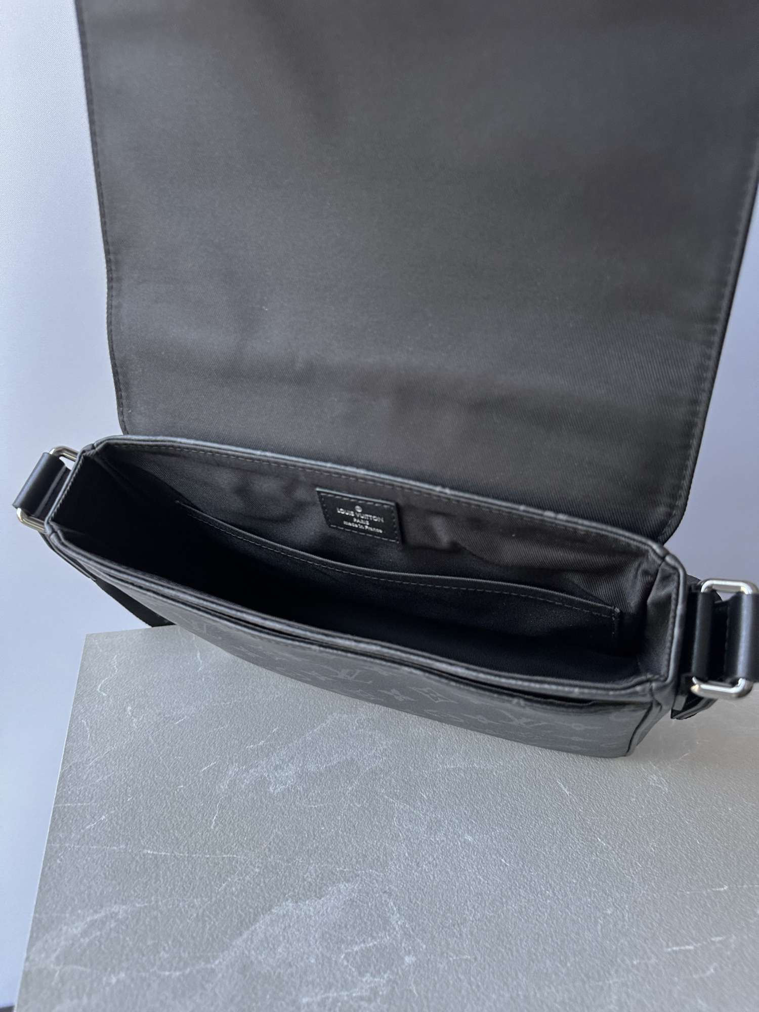 LOUIS VUITTON District PM pánska taška